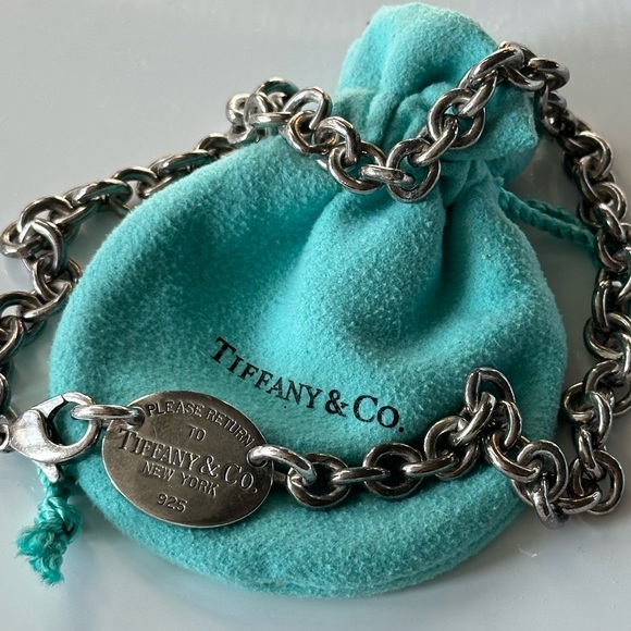 Tiffany & Co. Return to Tiffany Oval Tag Necklace, 925 Sterling Silver - Picture 2 of 4